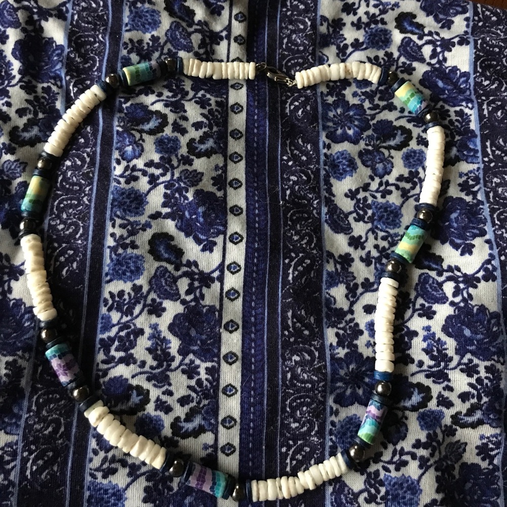 Shell Beaded necklace - Picture 3 of 3